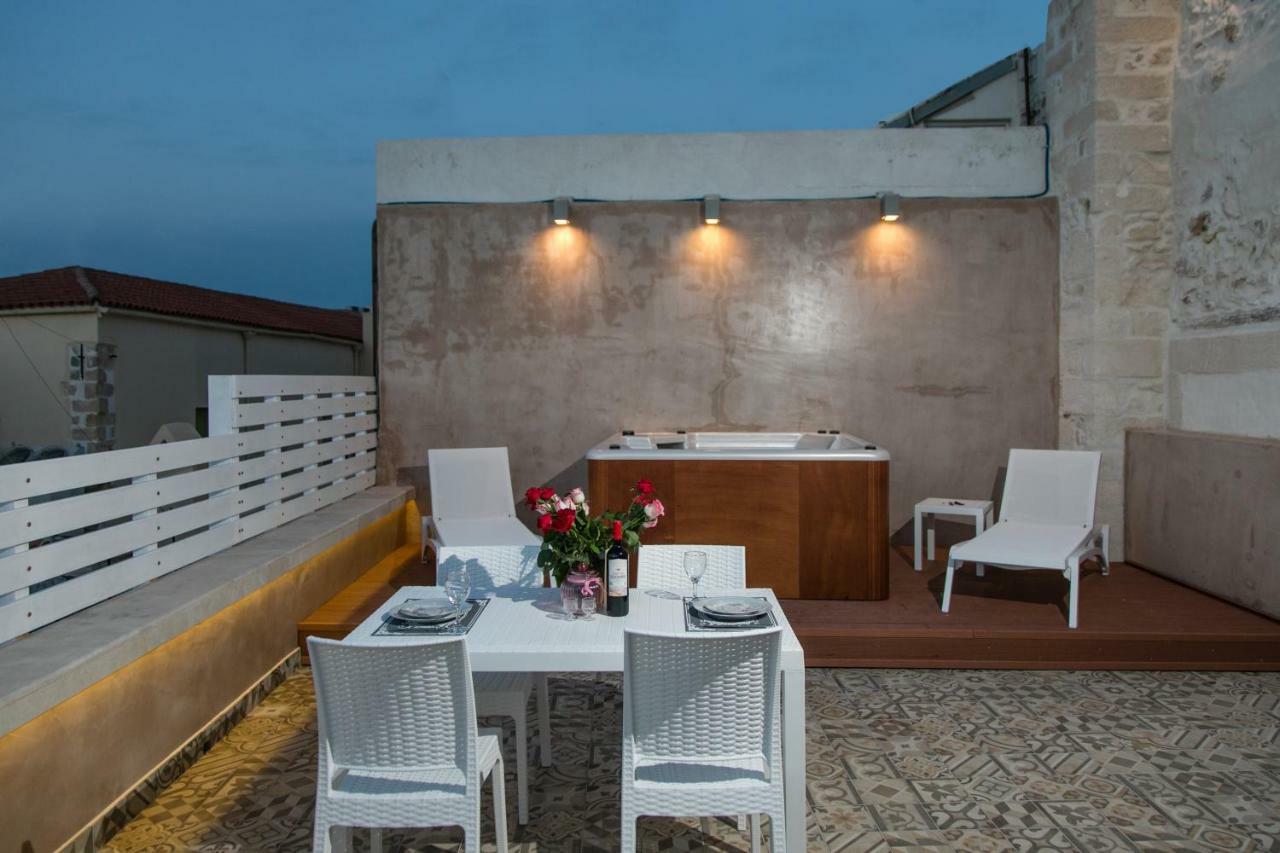 Jacuzzi Suite In The Heart Of Oldtown Rethymno  Ngoại thất bức ảnh